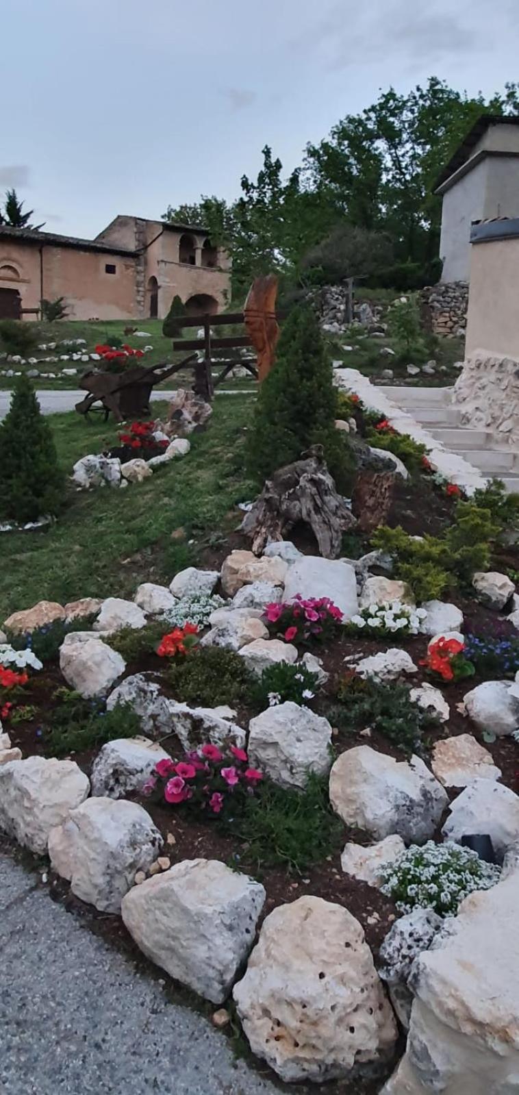 Dimora Dei Baldi - Rooms & Relax Fagnano Alto Bagian luar foto