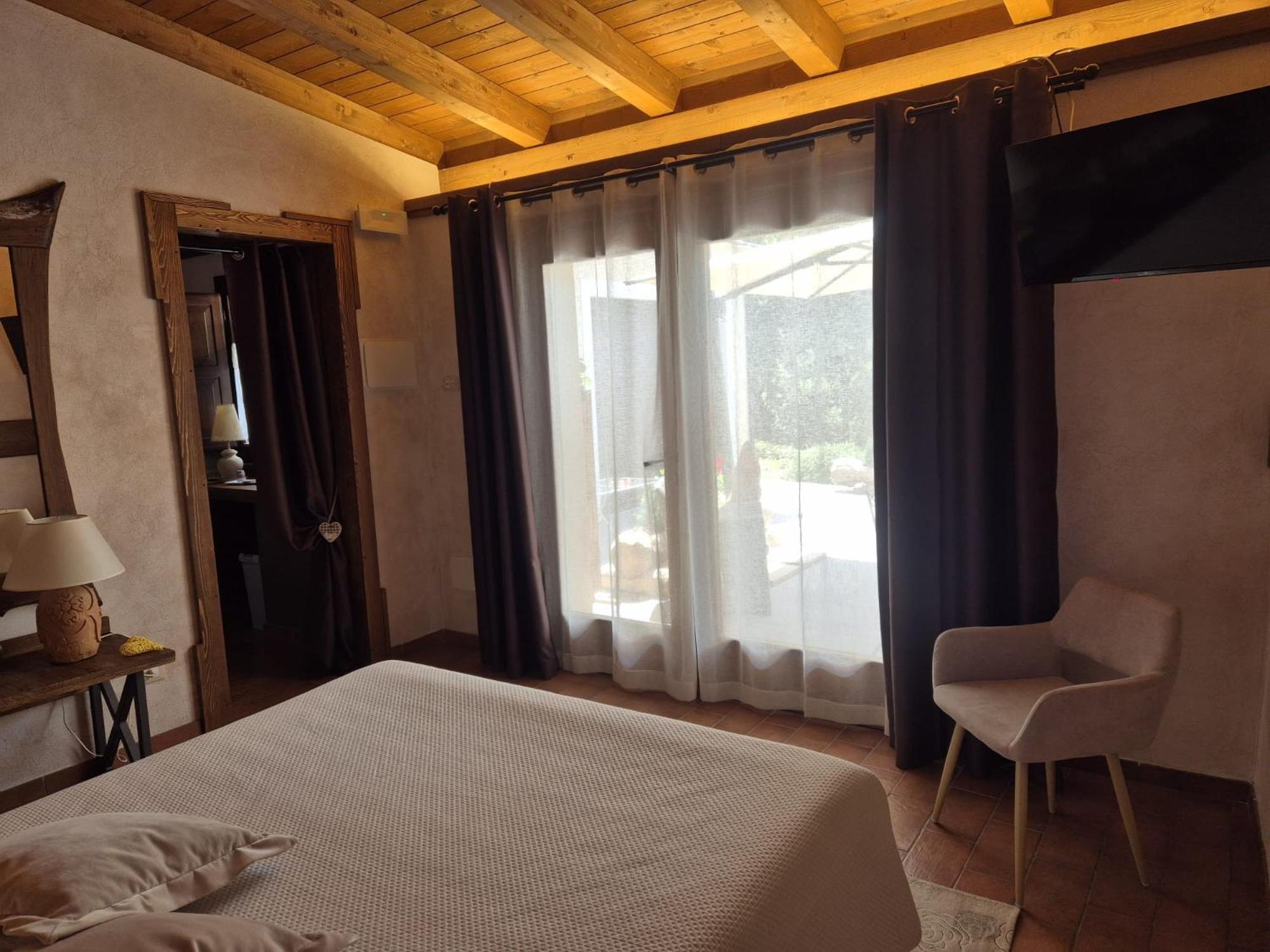 Dimora Dei Baldi - Rooms & Relax Fagnano Alto Bagian luar foto